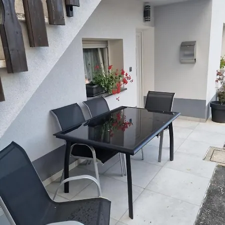 Hosnar, Apartma Lev * Bovec