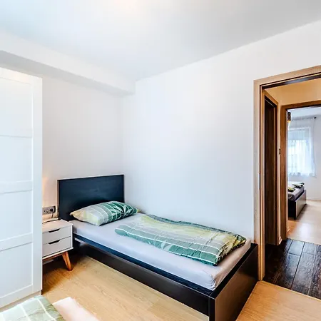 아파트 Hosnar, Apartma Lev 보베츠