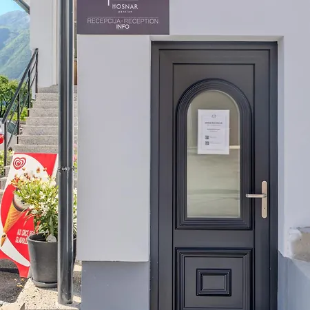 Hosnar, Apartma Lev *