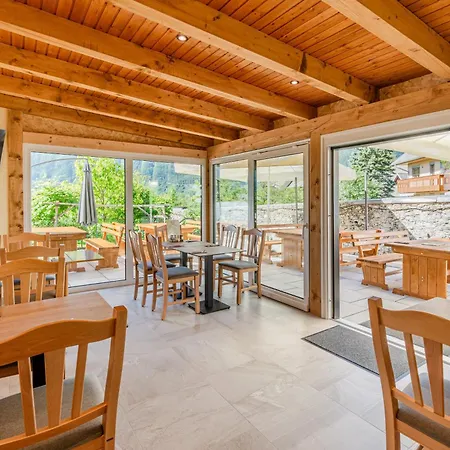 Hosnar, Apartma Lev