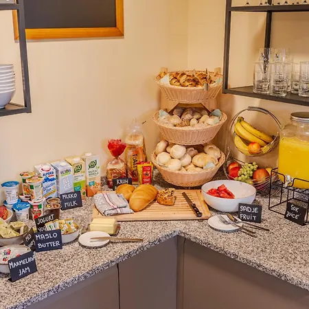 Hosnar, Apartma Lev Apartamento