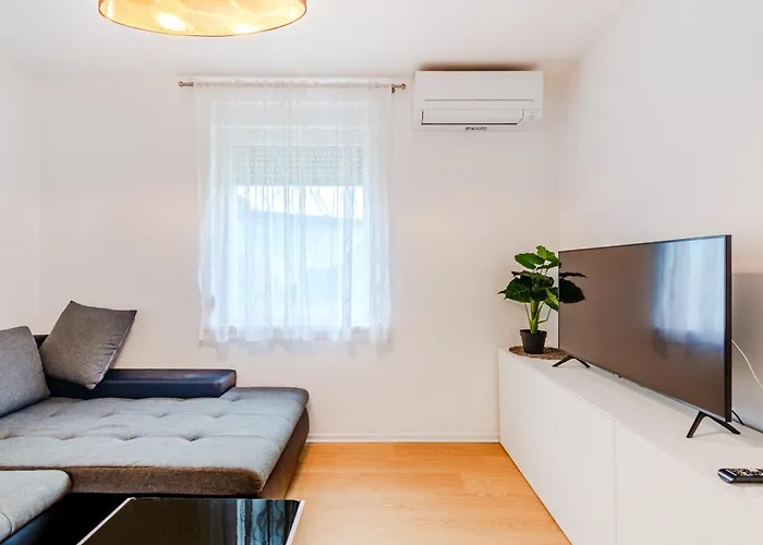 Hosnar, Apartma Lev Daire